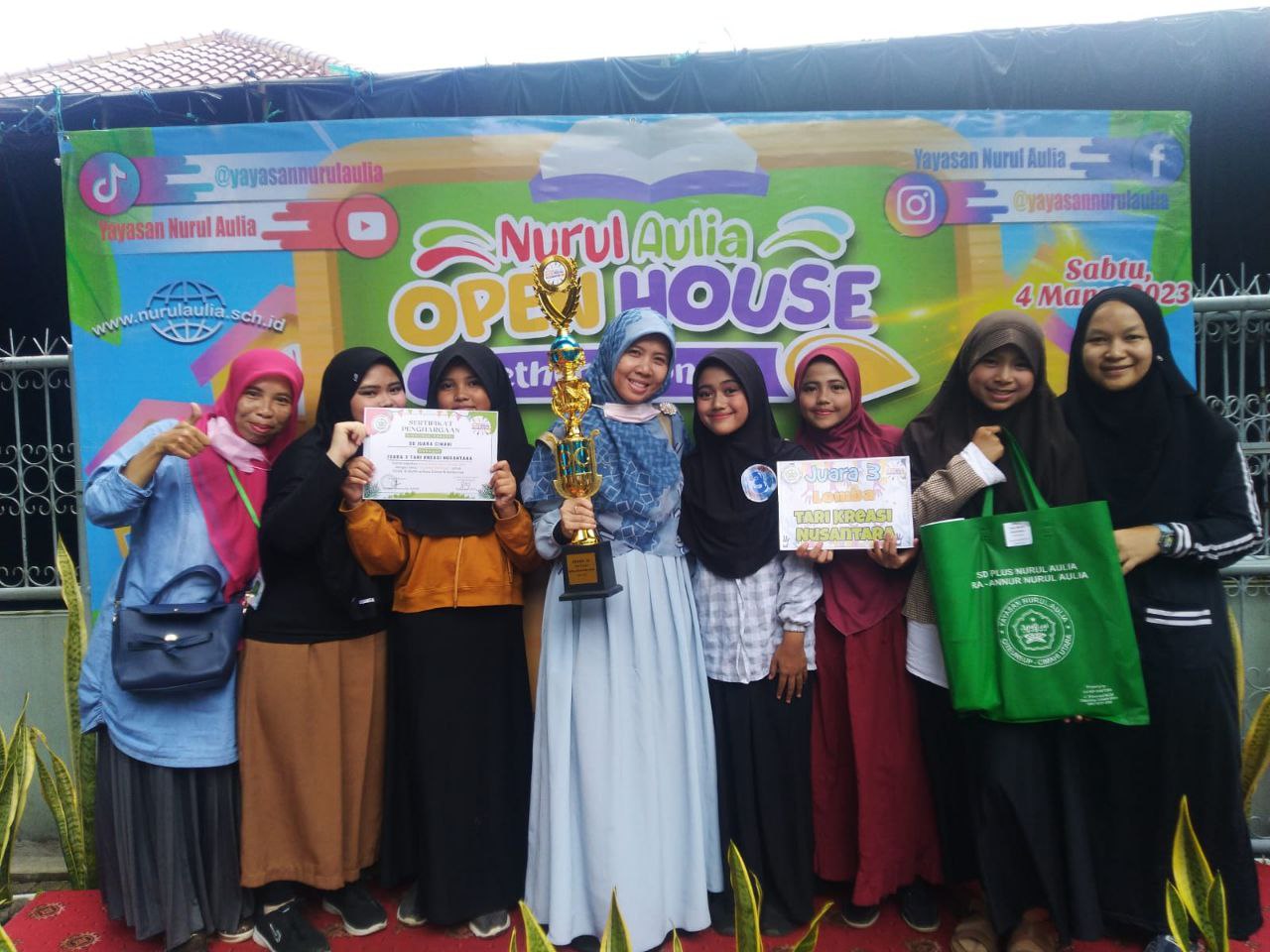 Representatives from SD Juara Cimahi Shine in Adhan, Quran Memorization,…