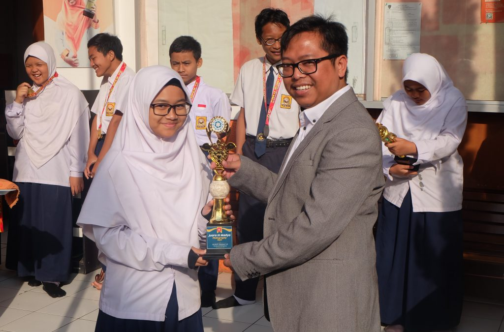 The Scouts of SMP Juara Bandung won 3rd place in the Madya category of the Photography Competition for Girls at the Wukuf Nasional UIN Sunan Gunung Djati Bandung 2019