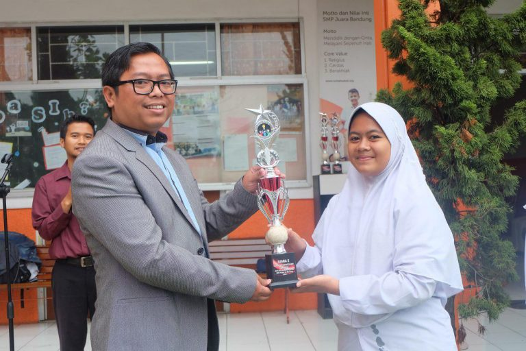 Runner-Up in the Islamic Quiz Competition at SMKN 13 Bandung