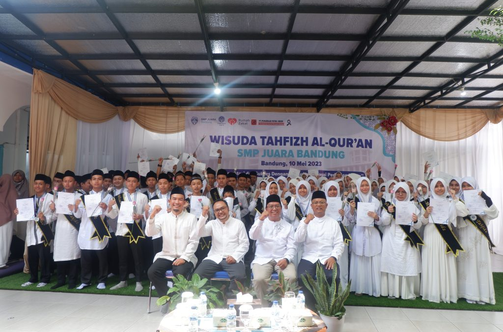 Haru Biru Wisuda Tahfzih Al Quran SMP Juara Bandung